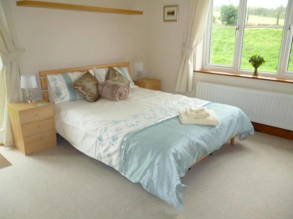 Priston Whidlecombe Farm B&B 외부 사진