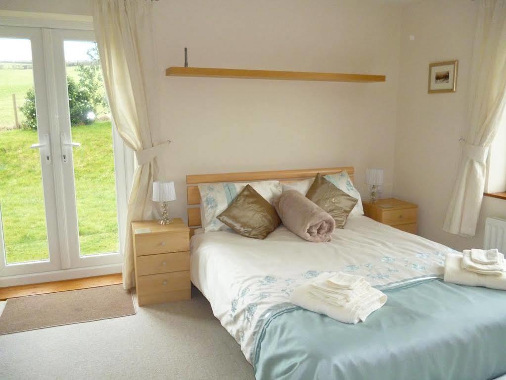 Priston Whidlecombe Farm B&B 외부 사진